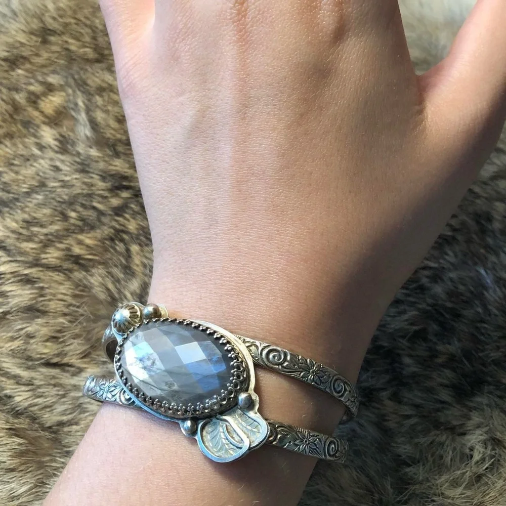 STUNNING sterling silver artisan made moonstone floral cuff bracelet - Picture 4 of 5